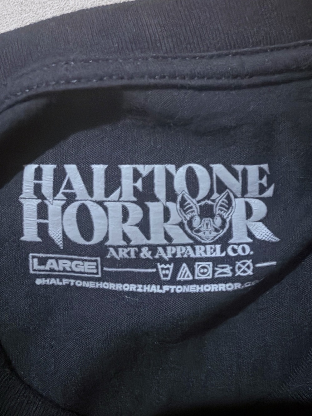 A24 Midsommar black Horror t-shirt Halftone Horror- Size L - Picture 4 of 4
